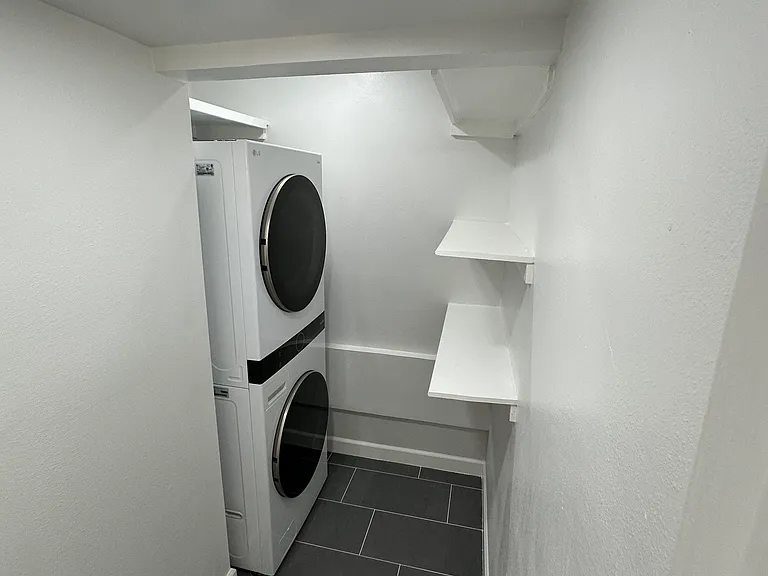 Laundry/pantry room