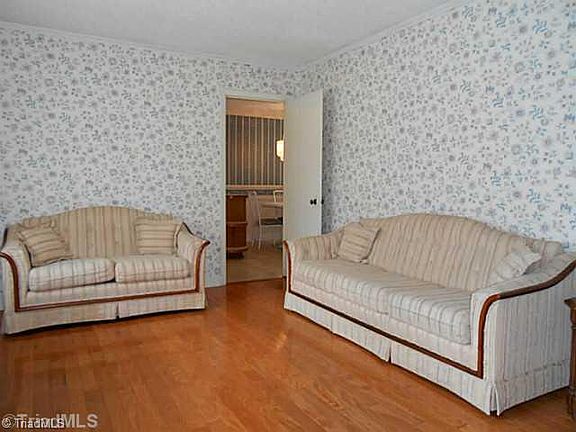 3rd image of 1513 Buckner St