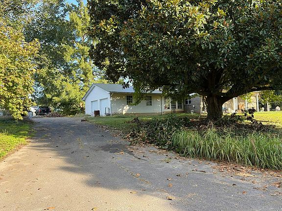 3rd image of 1031 Federal Rd