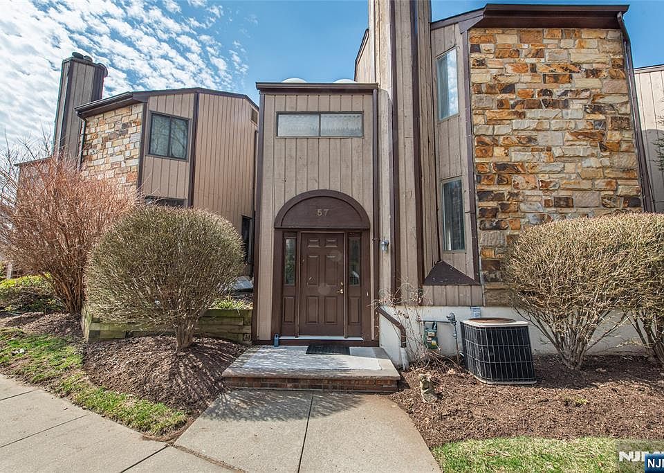 1st image of 57 Edinborough Ct #1438