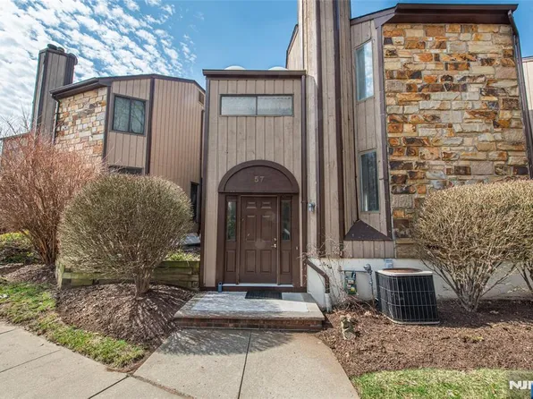 57 Edinborough Ct #1438, Hackettstown, NJ 07840