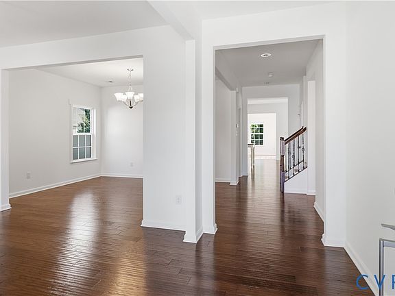 3rd image of 8842 Thorneshire Cir