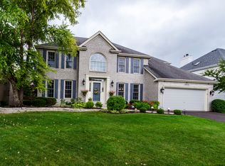 26W341 Thorngate Ln, Winfield, IL 60190