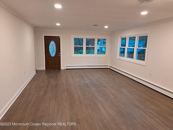 3rd image of 25 Sabinas Street