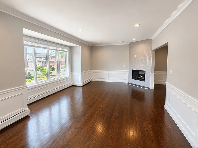 1156 Inwood Ter #B — Photo 4