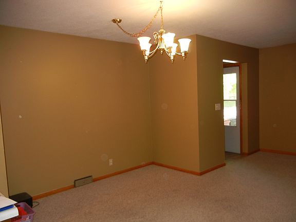 4th image of 2604 S Newton St
