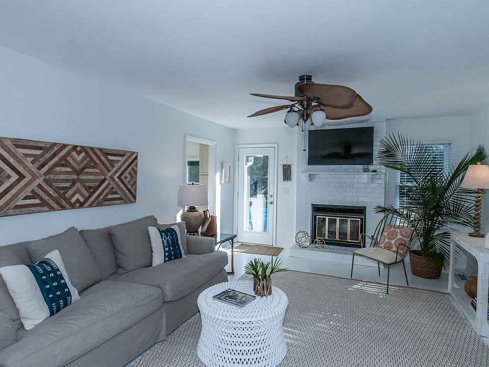 2nd image of 1181 Island View Dr