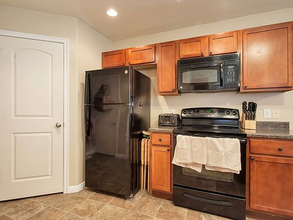 5th image of 3762 N Tumwater West Dr