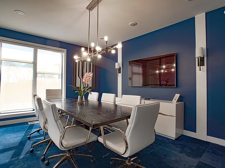 Allure Apartments — Photo 34