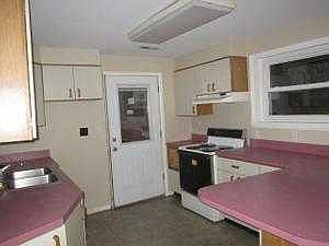 A131GZF KITCHENETTE BASEMENT
