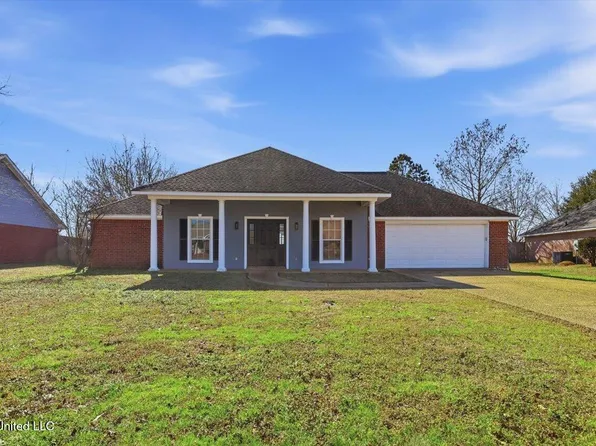 527 Laurelwood Dr, Flowood, MS 39232