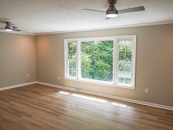 4th image of 1937 Tabby Ln
