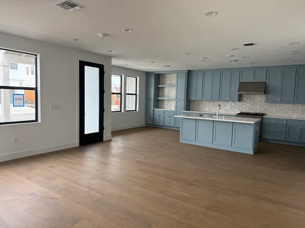 2320 Bayside Ave, Marina, CA 93933