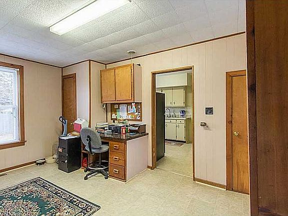 5th image of 301 W Baird St