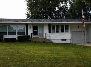 1340 S Demeter Dr, Freeport, IL 61032