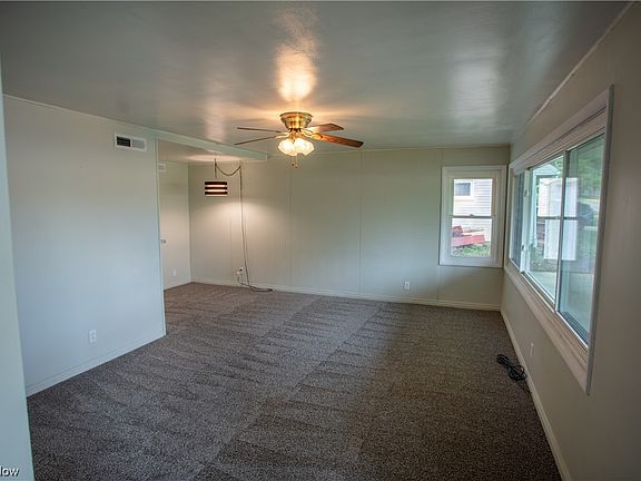 4th image of 1541 Silver Lake Ave