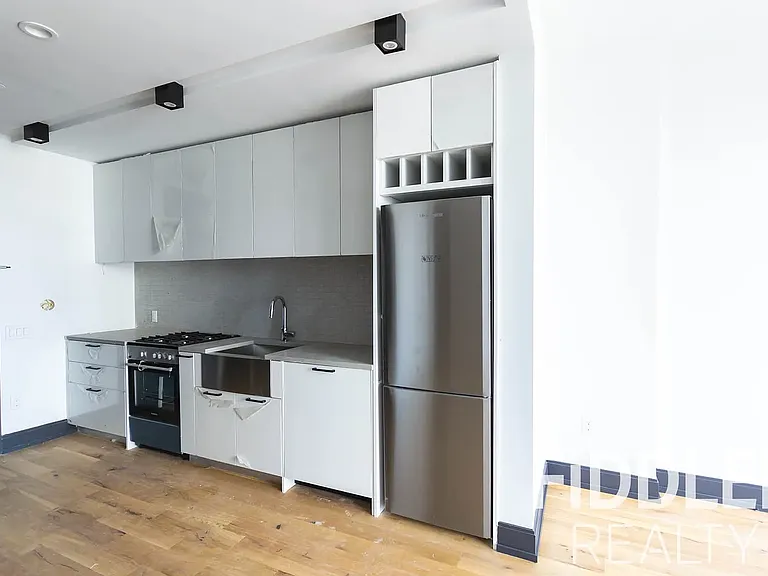 42-20 27th St #1901 — Photo 3