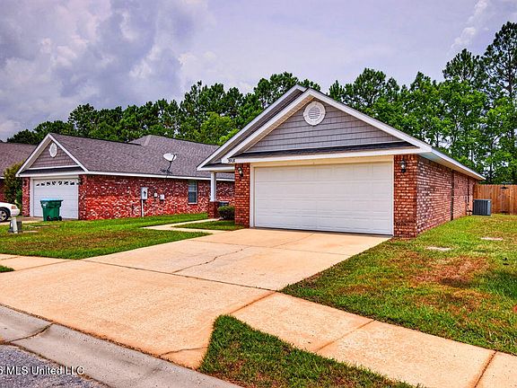 3rd image of 3908 Timber Lake Dr