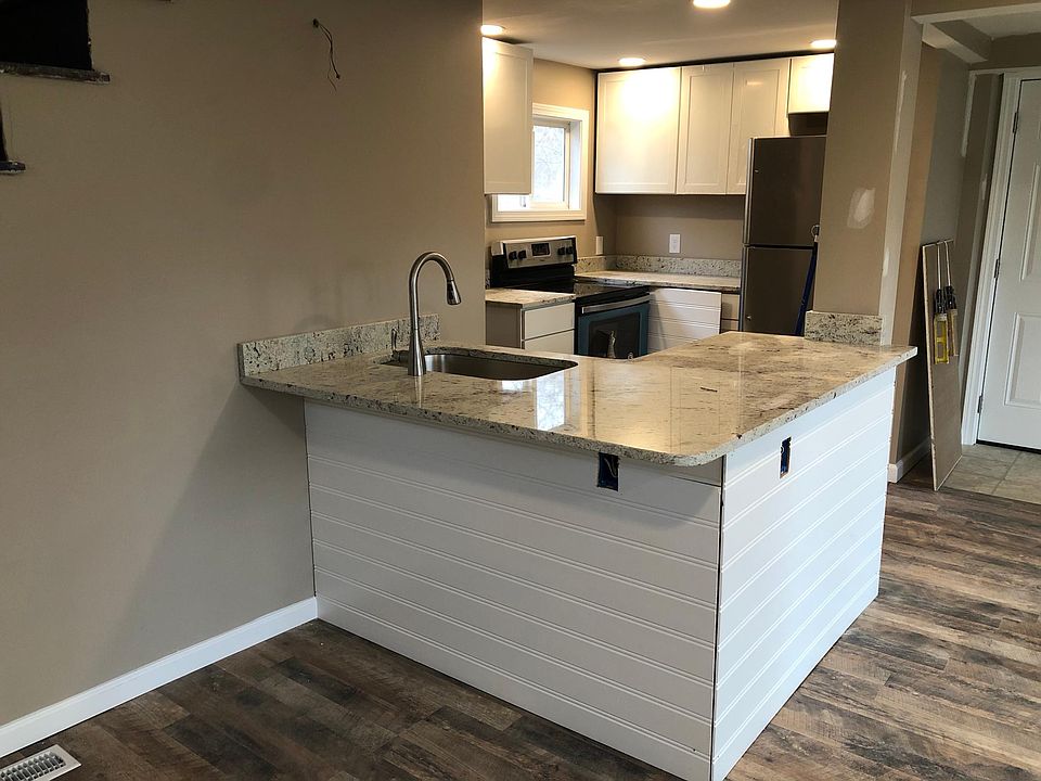 1st image of 106 Gates Ave