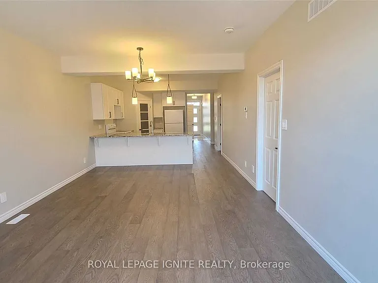 98 Athabaska Dr — Photo 2