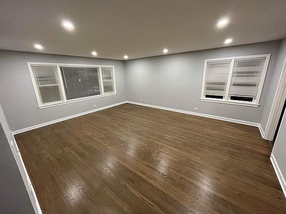 2nd image of 8212 N Kilpatrick Ave #1