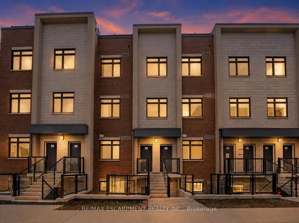 1075 Douglas McCurdy Cmn #251, Mississauga, ON L5G 0C6