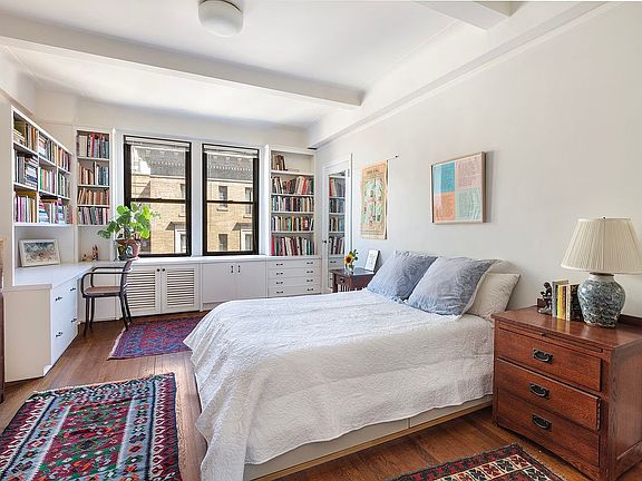 4th image of 470 W End Ave #13C