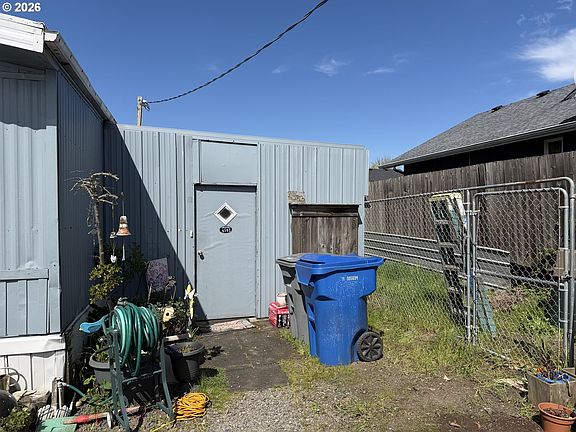 2nd image of 4593 Swegle Rd NE