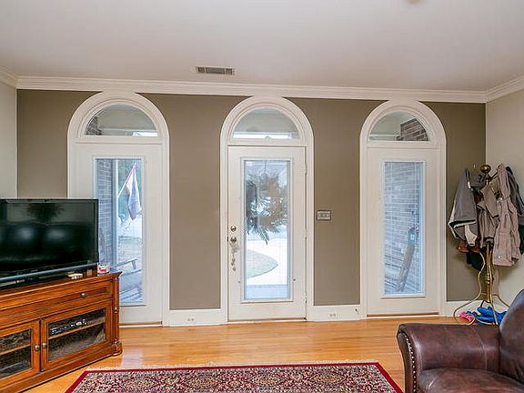 4th image of 4210 Park Chase Ct