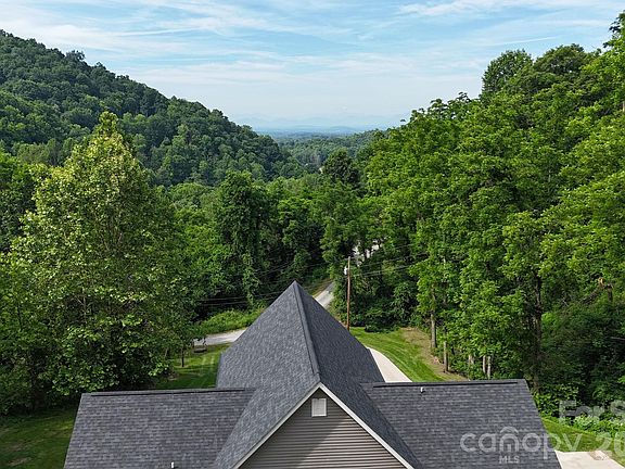 2nd image of 300 Green Meadow Ln