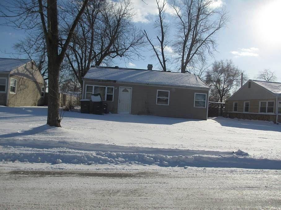 1st image of 1015 W 41st Ave