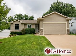 6702 Arbor Ln NE, CEDAR RAPIDS, IA 52402