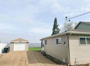 8848 Lakeside Ln, Winneconne, WI 54986