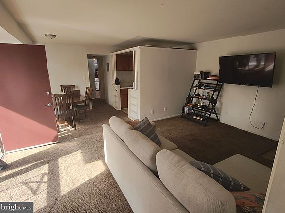 3rd image of 4235 Americana Dr APT 103