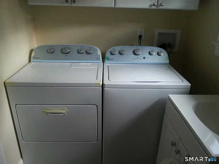 356 Townsend Ave — Photo 15