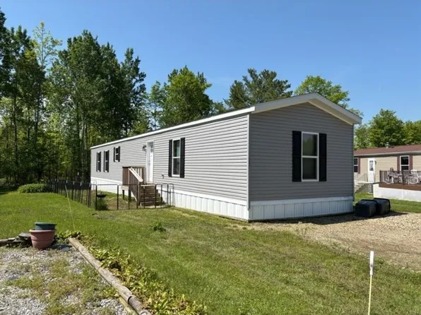 123 Primrose Ln, Edinboro, PA 16412