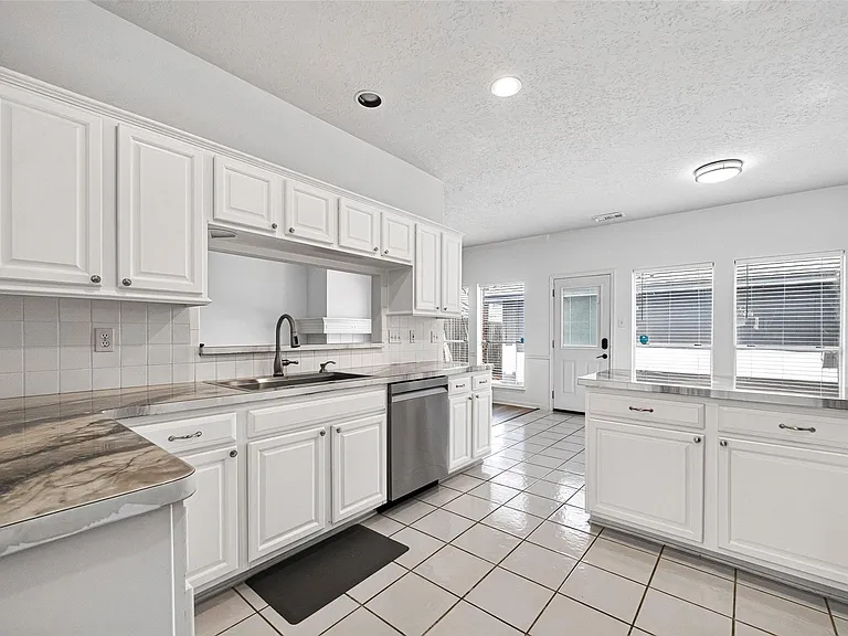 1253 El Camino Village Dr — Photo 9