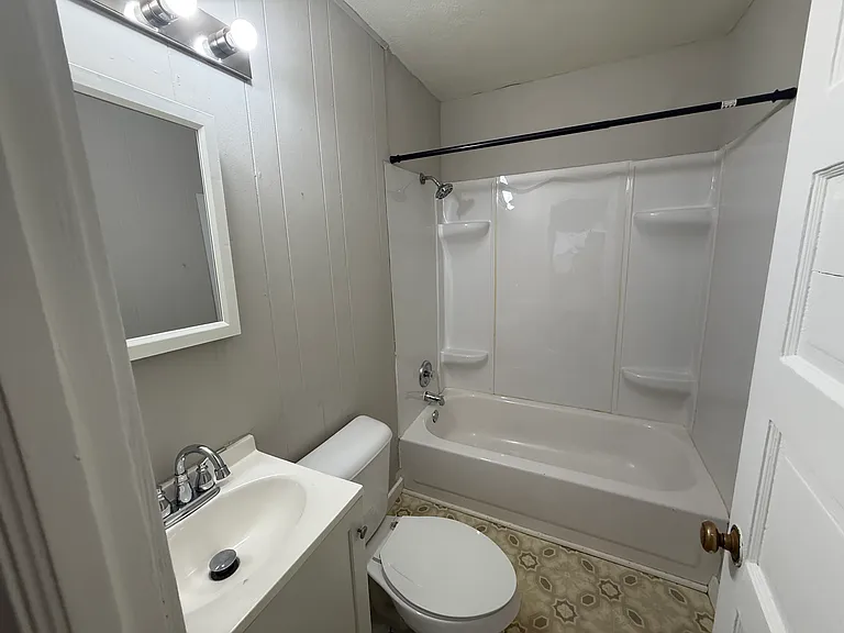759 Maryland Ave E #2 — Photo 2