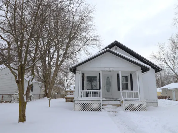 1620 Howard St, Port Huron, MI 48060