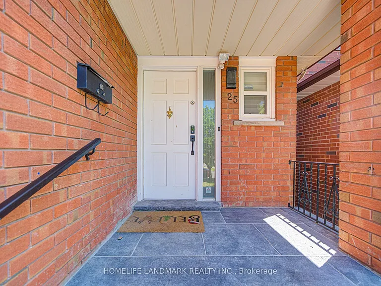 25 Lansbury Dr — Photo 4