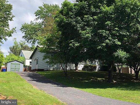2nd image of 615 Massanutten Ave