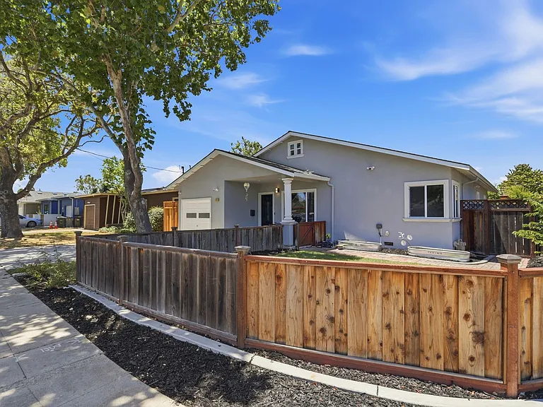 599 Borregas Ave — Photo 76