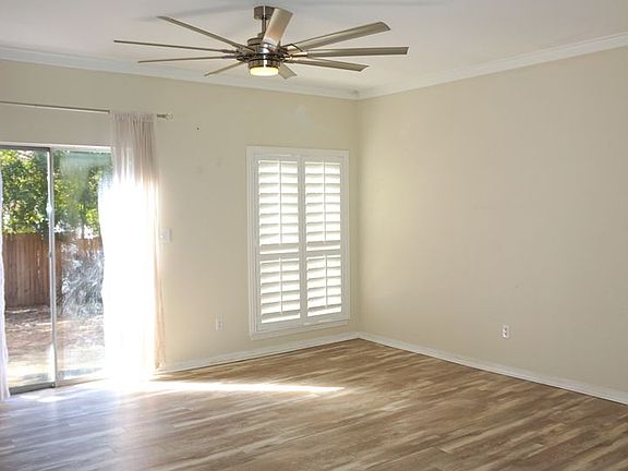 5th image of 2723 Bay Club Dr