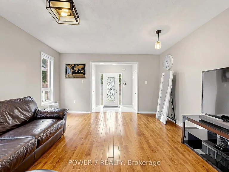 117 Saint Urbain Dr — Photo 11