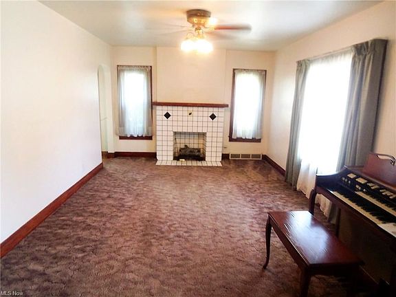 4th image of 1706 Dewey St
