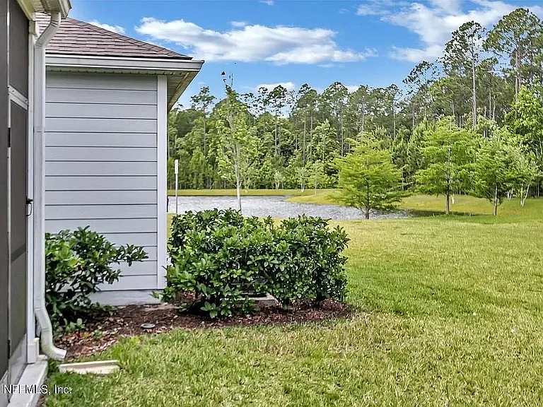 361 Richmond Dr — Photo 18