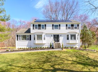 31 Pheasant Dr, Ridgefield, CT 06877