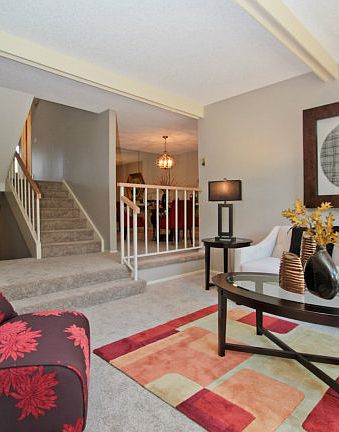 2nd image of 502 Sand Hill Cir