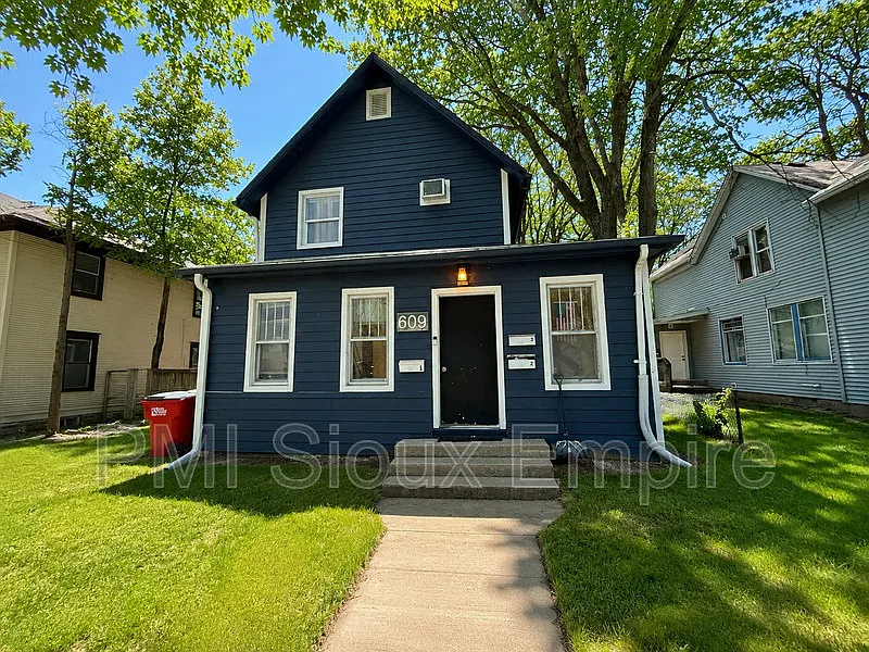 609 S Spring Ave #2