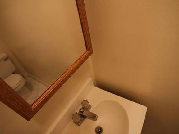 1/2 bathroom